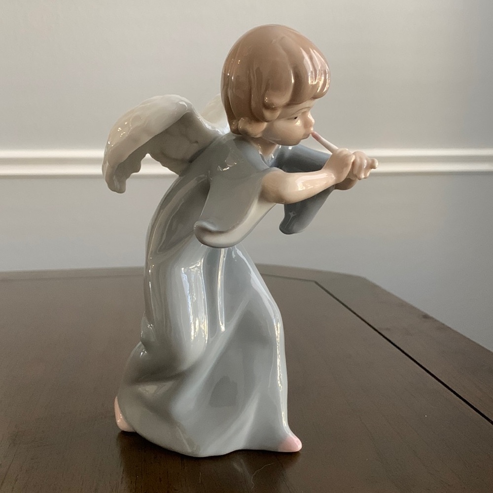 FORMALITIES by BAUM BROS PORCELAIN ANGEL FIGURINE PLAYING FLUTE GLOSSY